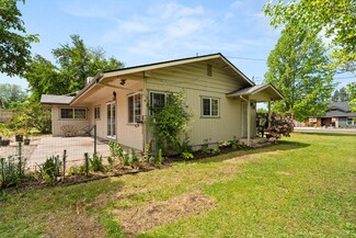 1960 Cloverlawn Dr, Grants Pass, OR 97527