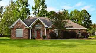 195 Live Oak Ln, Starkville, MS 39759