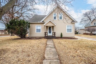 26 Holst St, Treynor, IA 51575