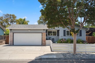 902 Coachella Ave, Sunnyvale, CA 94085