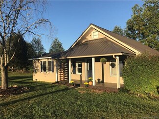 898 Pennsylvania Rd, Arden, NC 28704