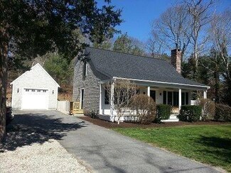 318 Old Mill Rd, Marstons Mills, MA 02648