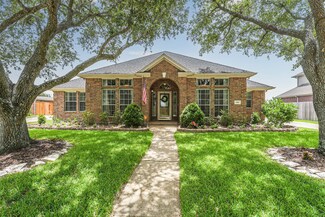 6208 S Sumac Dr, Pearland, TX 77584
