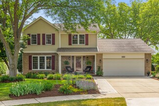 7031 Penner Ave, Downers Grove, IL 60516