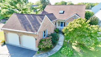 18 St Agnes Ln, Albany, NY 12211