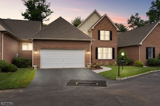 4757 Pinehurst Cir, Pennsylvania, NJ 18034