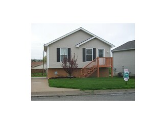 1404 Holly Hock Dr, Cameron, MO 64429