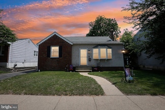 209 Pontiac St, Essington, PA 19029