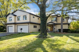 1553 Hawthorne Ln, Glenview, IL 60025