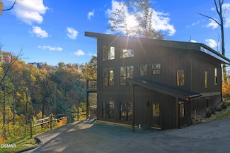 2216 Headrick Lead, Sevierville, TN 37862