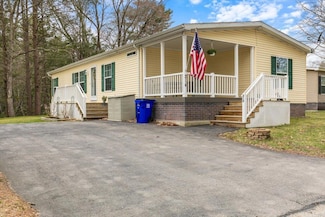 214 Robin Hood Dr, Exeter, NH 03833