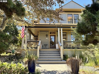 1175 11th St, Astoria, OR 97103