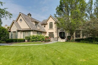 901 S Southmeadow Ln, Lake Forest, IL 60045