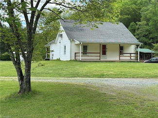 813 Blevins Store Rd, Mount Airy, NC 27030