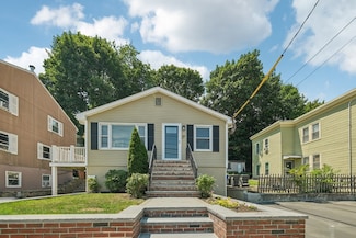 35 Springvale Ave, Chelsea, MA 02150