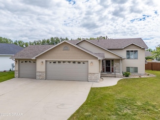 2361 S 36th St, Grand Forks, ND 58201