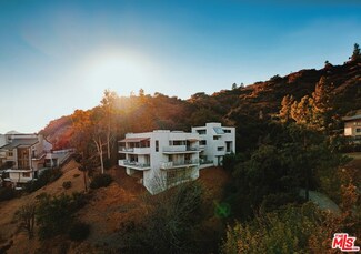 1500 Inverness Dr, Pasadena, CA 91103