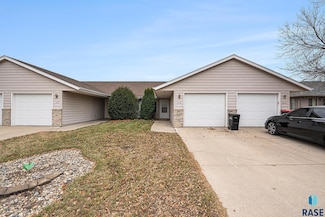 410 9th Ave, Brandon, SD 57005