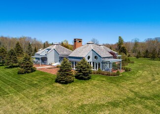 74 River House Rd, Castine, ME 04421