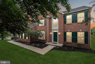 10142 Roulette Dr, Hagerstown, MD 21740