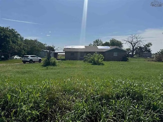 5536 State Highway 25 N, Electra, TX 76360