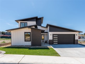 126 Chadwick St NW, East Wenatchee, WA 98802