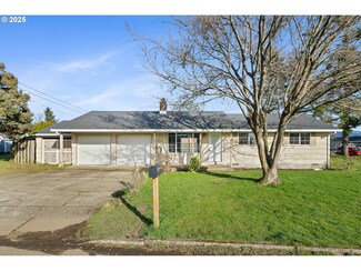 709 Meadow Ave, Tillamook, OR 97141