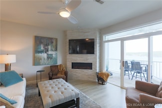 5450 Christopher Ln Unit 422, Osage Beach, MO 65065