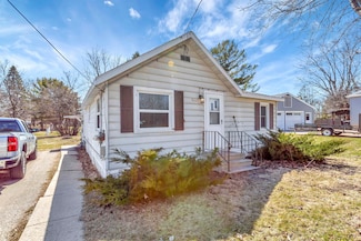 1717 W Murdock Ave, Oshkosh, WI 54901