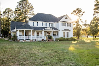 609 Olive St, Hampton, AR 71744