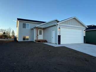 3765 Haralson Ln, Rapid City, SD 57703