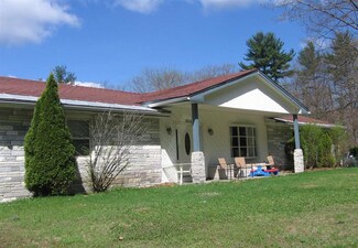 154 Greenhill Pkwy, Brattleboro, VT 05301