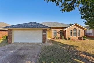 2809 SE 95th St, Moore, OK 73160