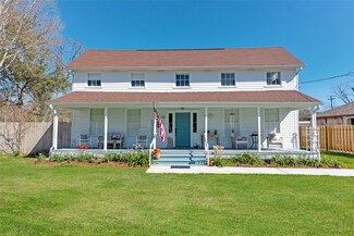 808 Center St, El Campo, TX 77437