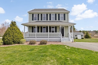 29 Captain Hall Rd, Middleboro, MA 02346