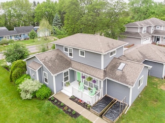 609 Ironwood Dr, Ann Arbor, MI 48103