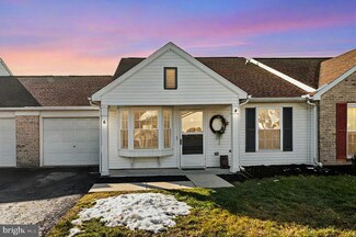 6 Greenspring Dr, Mechanicsburg, PA 17050