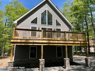 140 Oneida Dr, Pocono Lake, PA 18347