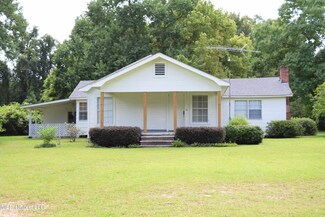 56 S Kittrell Loop, Beaumont, MS 39423