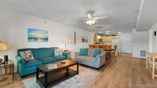 1481 Ledges Dr Unit 613, Osage Beach, MO 65065