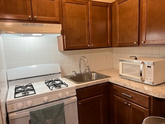 104 Hemlock St Unit 2S, New Bedford, MA 02740