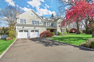7 Cross Ridge Dr, Old Greenwich, CT 06870