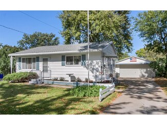4429 Lee St NE, Cedar Rapids, IA 52402