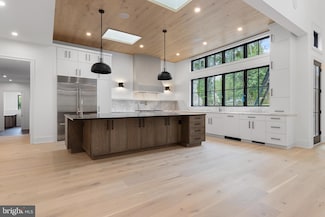 913 Drexel Ln, Bryn Mawr, PA 19010