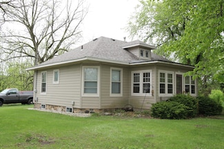 34911 W State St, Burlington, WI 53105