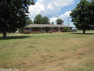 739 E 4th St, Rector, AR 72461