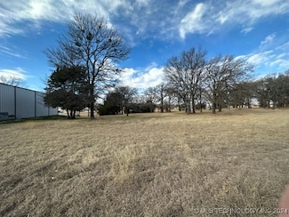 27 Cloud Ct, Kingston, OK 73439