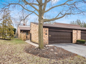 4574 Arlingate Dr E, Columbus, OH 43220