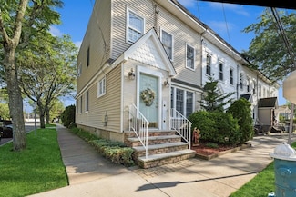 1114 1st Ave, New Hyde Park, NY 11040