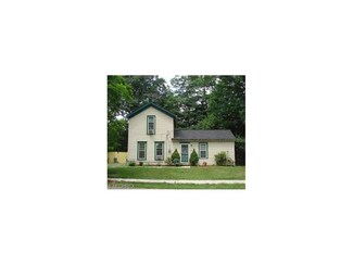 10697 Liberty St, Garrettsville, OH 44231